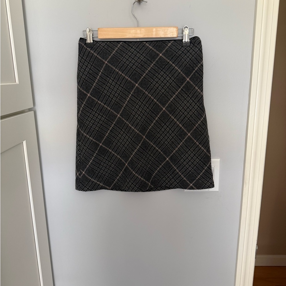 Abercrombie and Fitch Plaid Black and Gray Women's Skirt